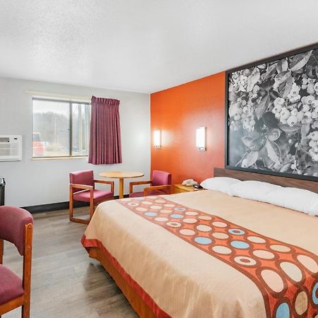 Super 8 By Wyndham Waynesburg Hotell Exteriör bild