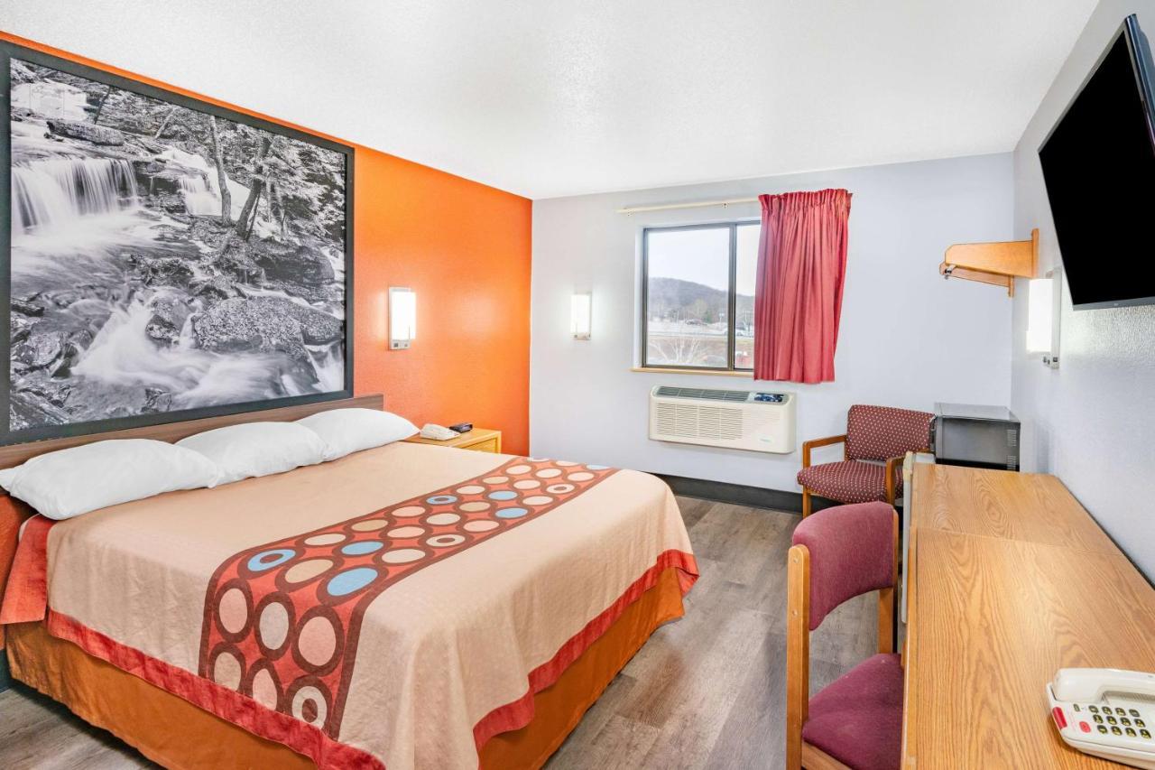 Super 8 By Wyndham Waynesburg Hotell Exteriör bild