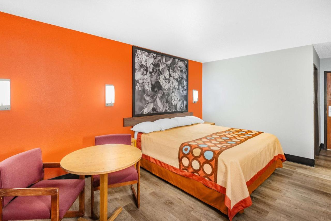 Super 8 By Wyndham Waynesburg Hotell Exteriör bild