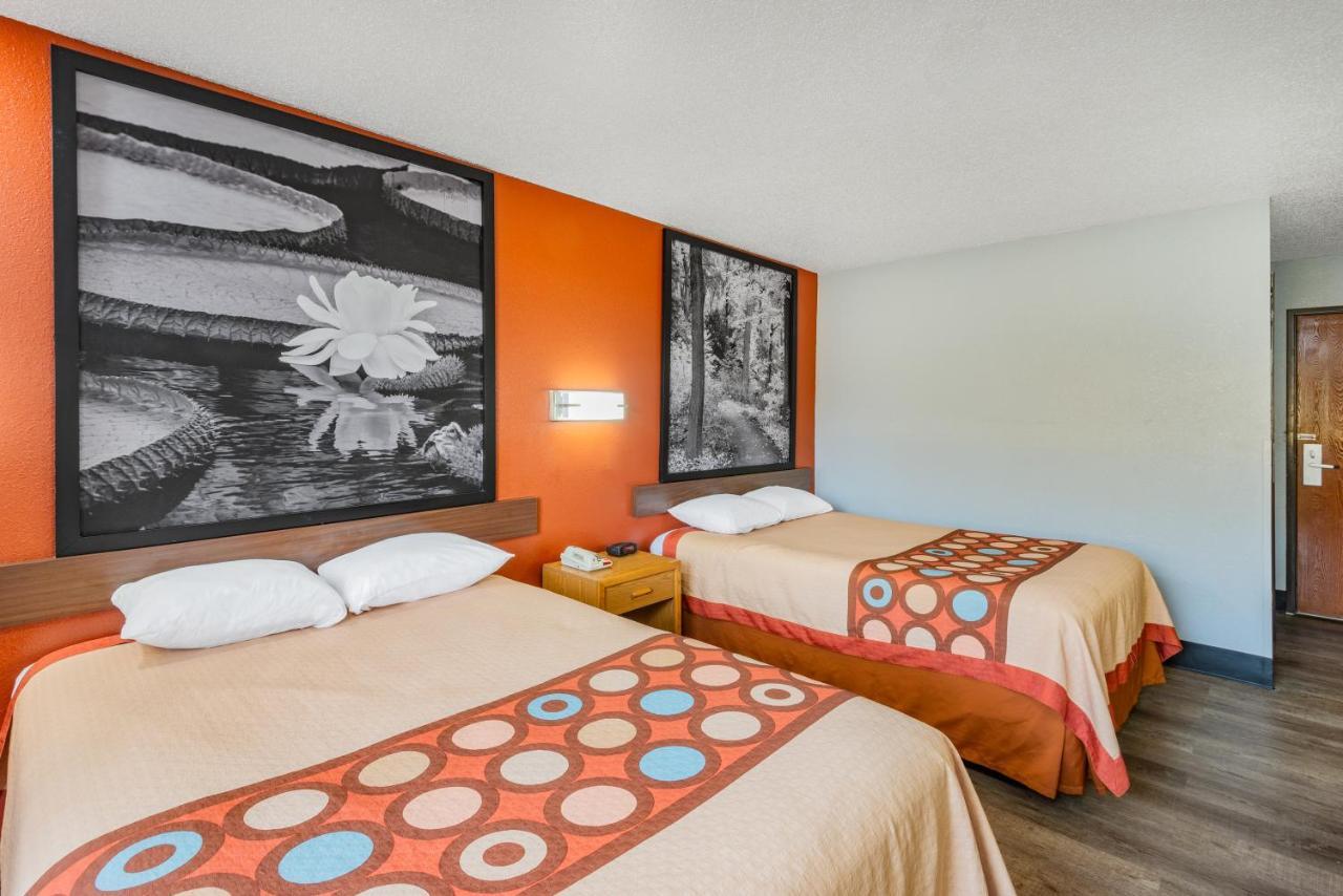 Super 8 By Wyndham Waynesburg Hotell Exteriör bild