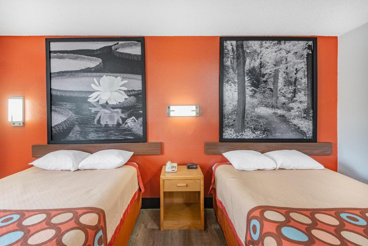 Super 8 By Wyndham Waynesburg Hotell Exteriör bild